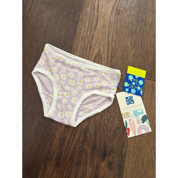 KicKee Pants Kids Underwear 3T-4T Lavender Daisy Print Panties NWT - Picture 1 of 2